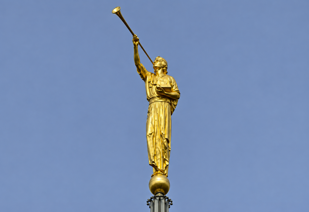 Moroni at the Seattle Temple, picture taken by Rich Kelsey